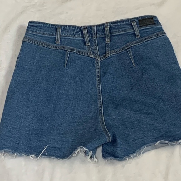 High waisted distressed jean shorts - Picture 4 of 4